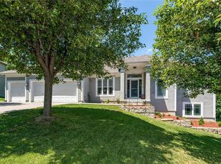 7650 Forest Park Dr, Shawnee, KS 66217