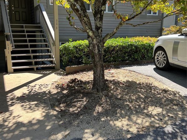 111 Burning Tree Ln, Flat Rock, NC 28731