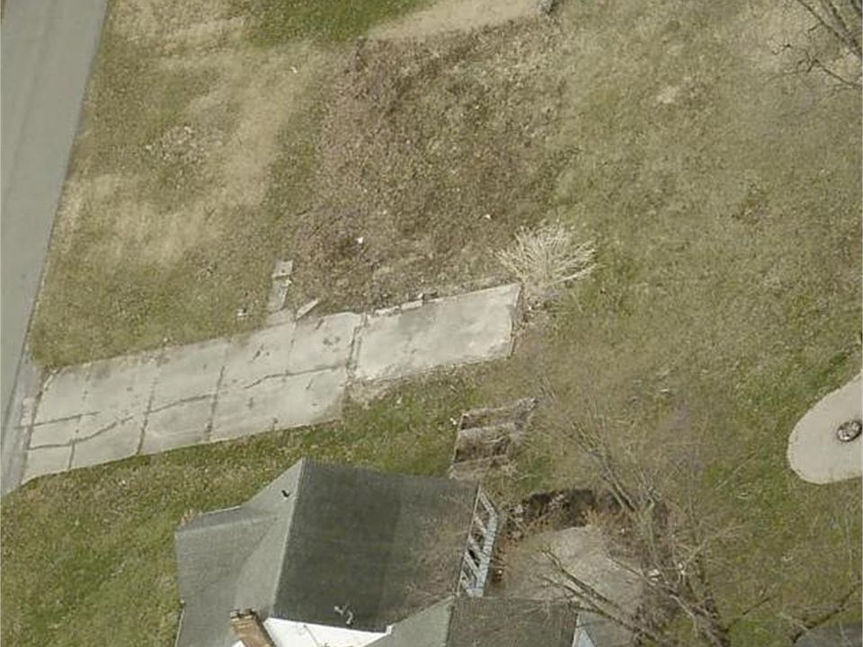 2nd image of 1930 Rose Ave