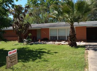 300 Lexington Rd, Elgin, TX 78621