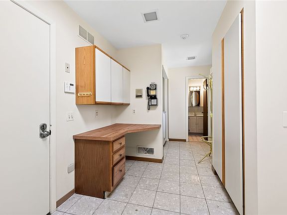 5th image of 100 Kearney Dr