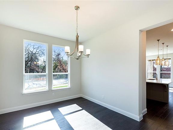 5th image of 1705 Carter Cir