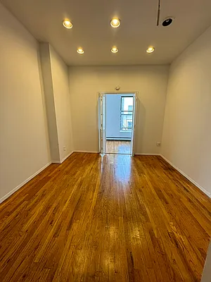 Rented by KNOCKKNOCK LLC | media 10