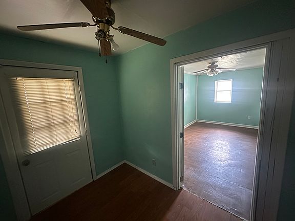 4th image of 320 Marquis Ave