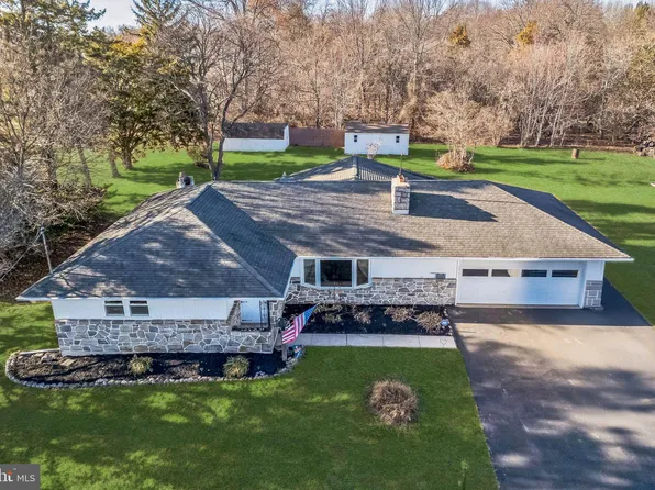 571 Royersford Rd, Royersford, PA 19468