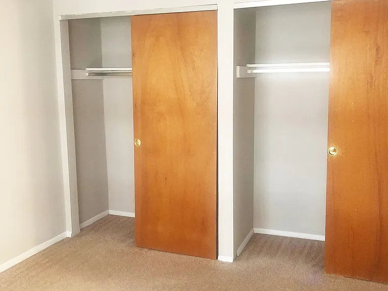 440 Ludlow Ave — Photo 6