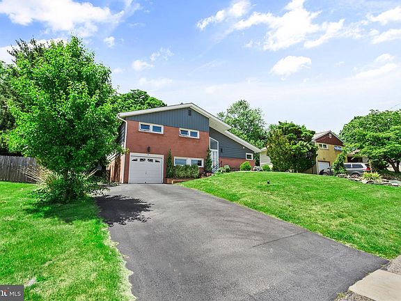 4th image of 450 Foster Dr