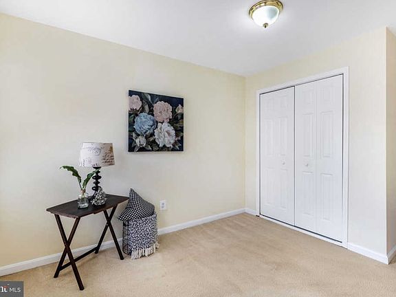 4th image of 7764 Desiree St