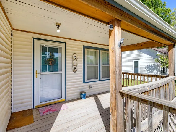 710 E 5th Ave, Winfield, KS 67156