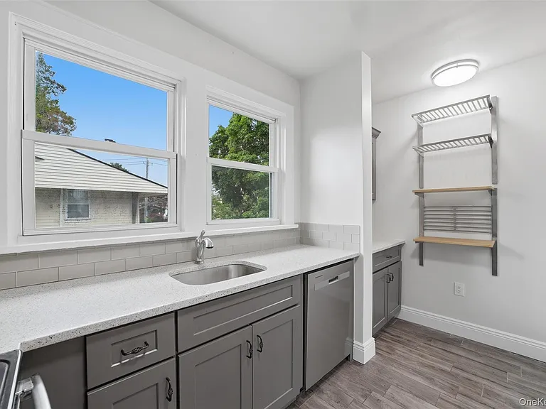 49 Sylvan Pl — Photo 6