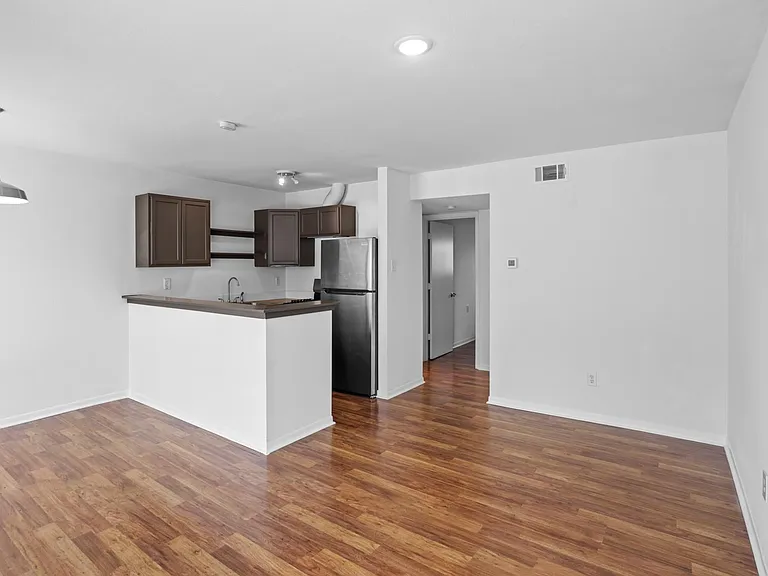 1408 Hughes St #15 — Photo 10