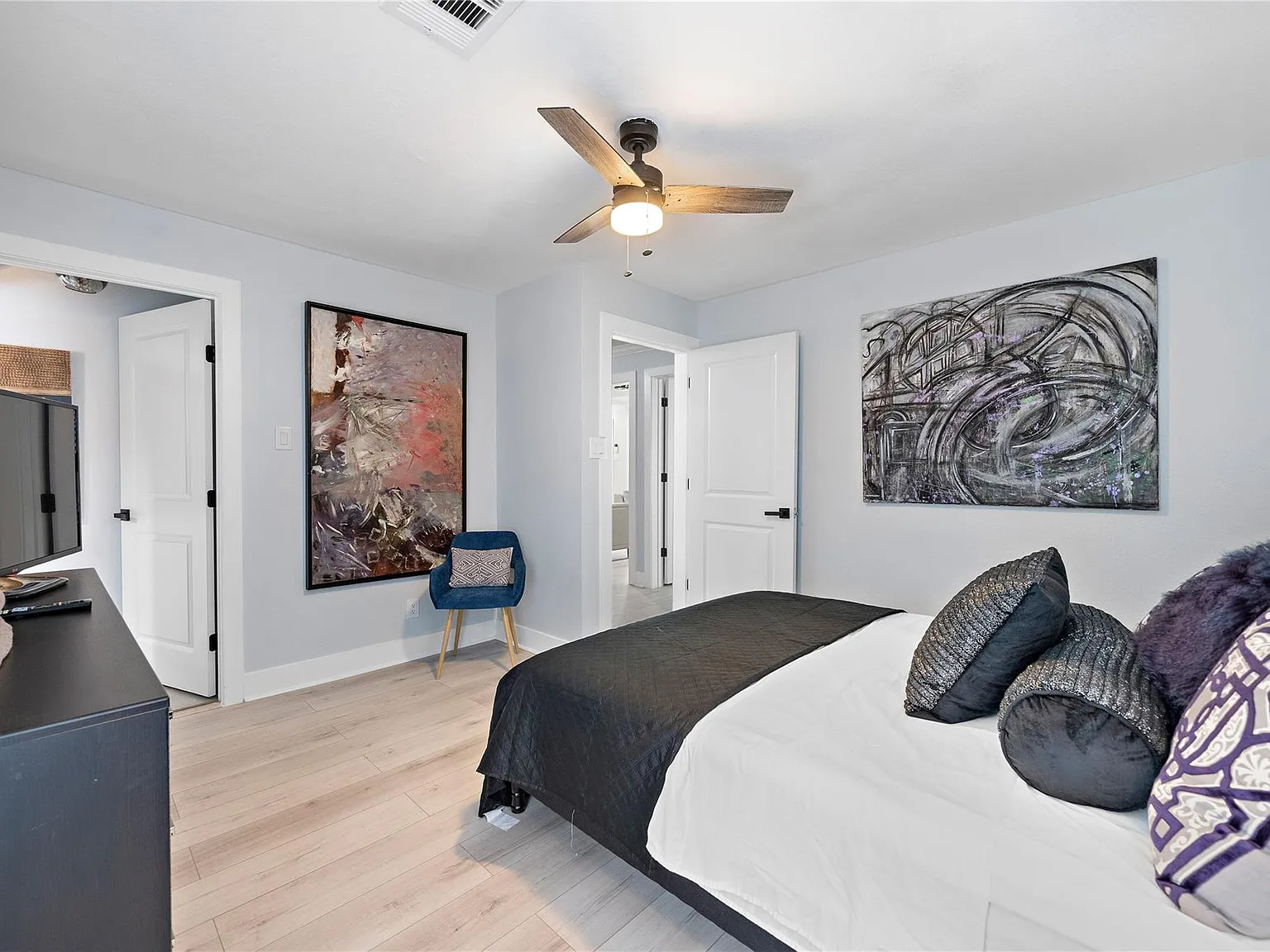 3 bed, 2.5 bath, 1216 sqft, $2,200 — Photo 4
