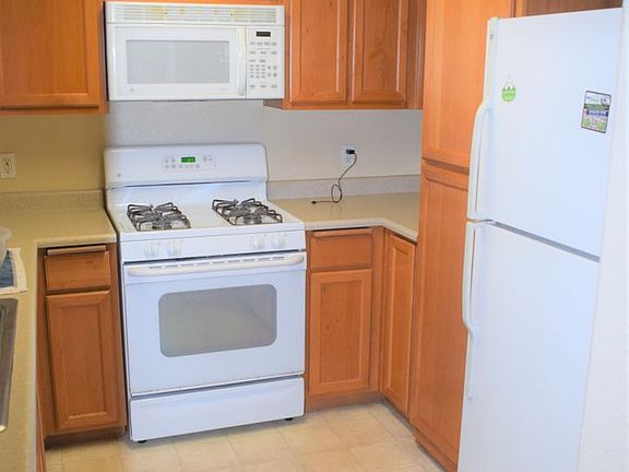 5th image of 5201 Laguna Oaks Dr Unit 17