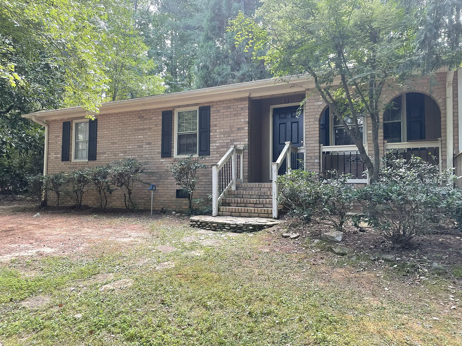 3 bed, 1.5 bath, 2000 sqft, $1,999 — Photo 2