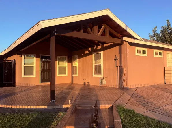 207 I St, Mendota, CA 93640