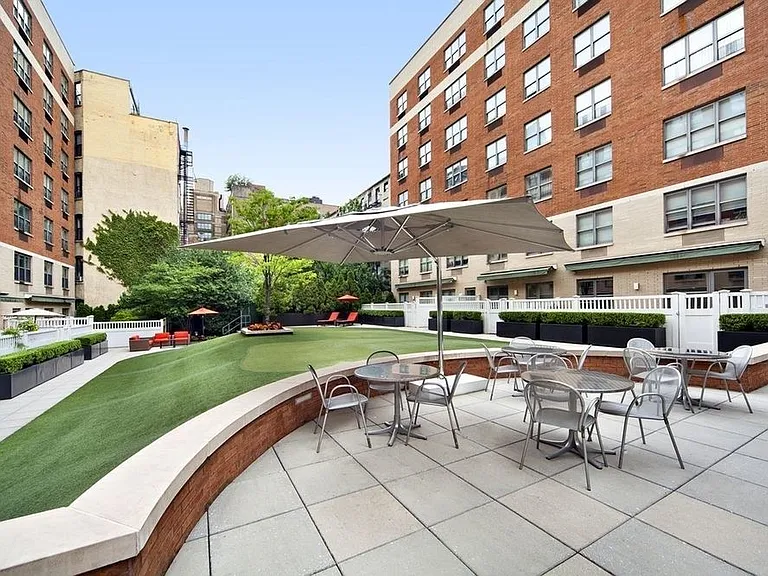 516 W 47th St #S1B — Photo 13