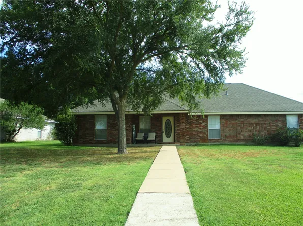 1020 W Russell Ave, Bonham, TX 75418