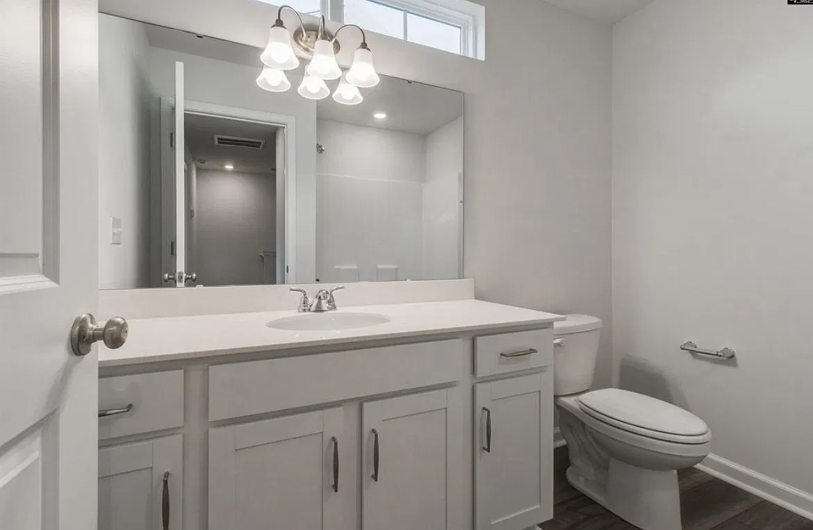3 bed, 2.5 bath, 1672 sqft, $1,950 — Photo 2
