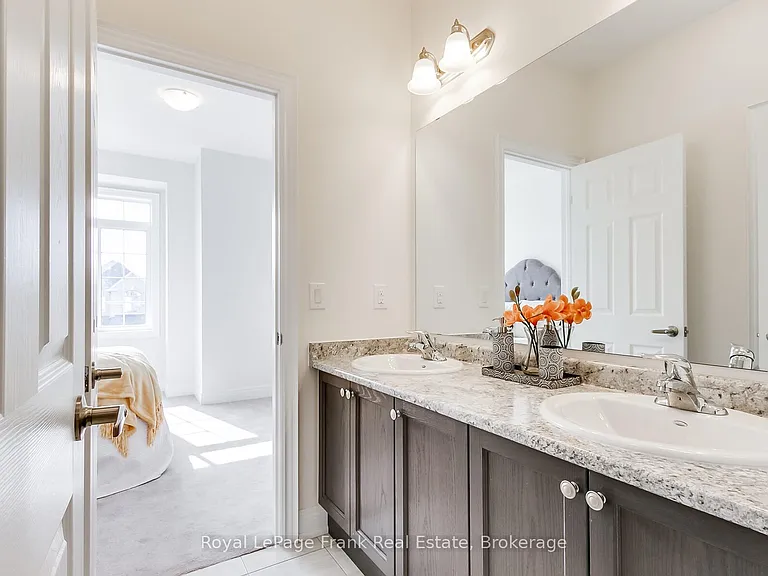 72 Christine Elliott Ave #MAIN — Photo 22