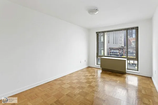 Rented by Metropolitan Property Group | media 39