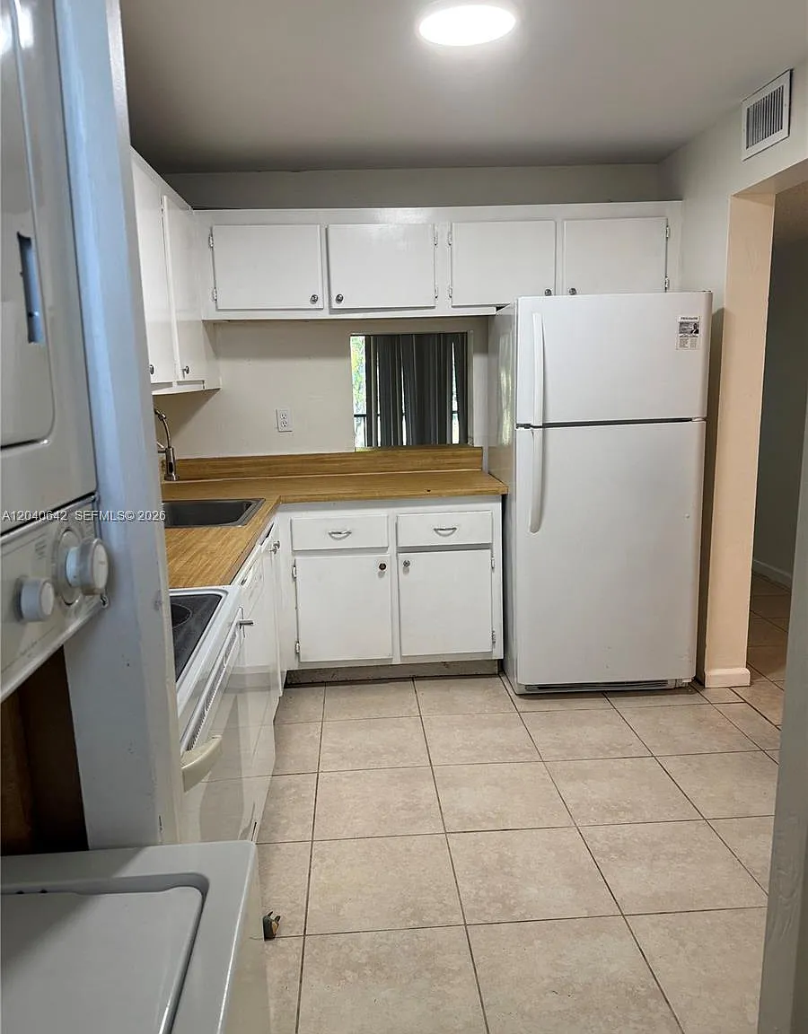 7900 S Colony Cir S — Photo 1