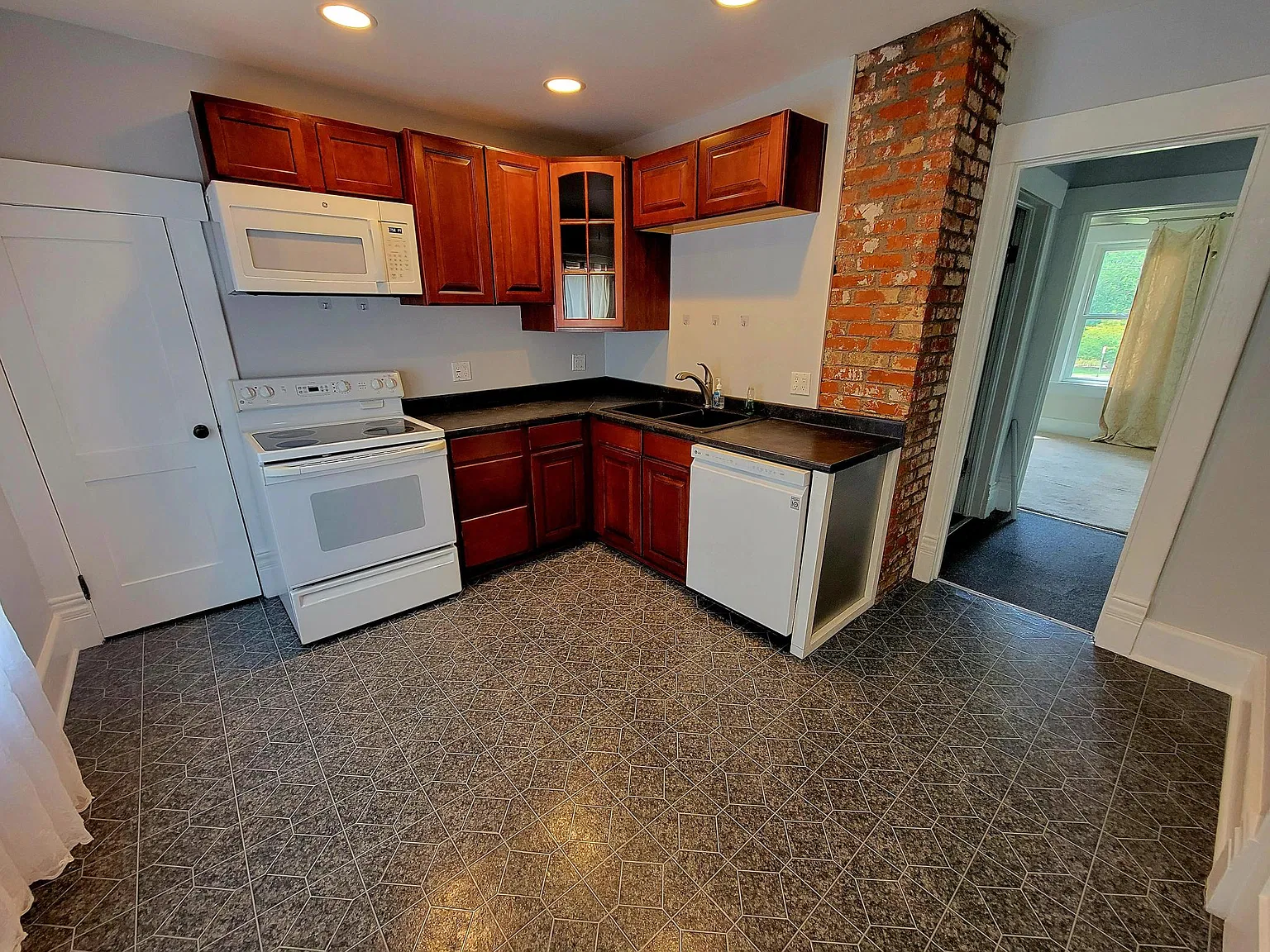 1 bed, 650 sqft, $800 — Photo 4