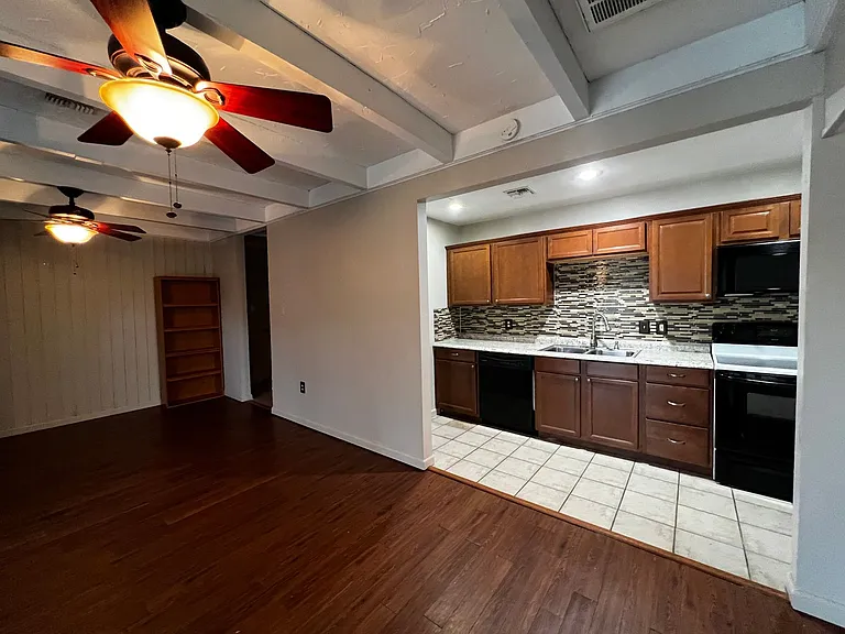 1008 S College Rd #203 — Photo 14