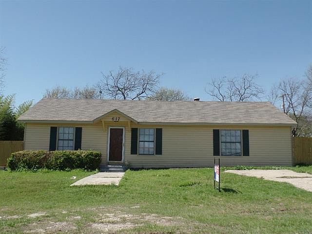 1st image of 617 Vaquero St