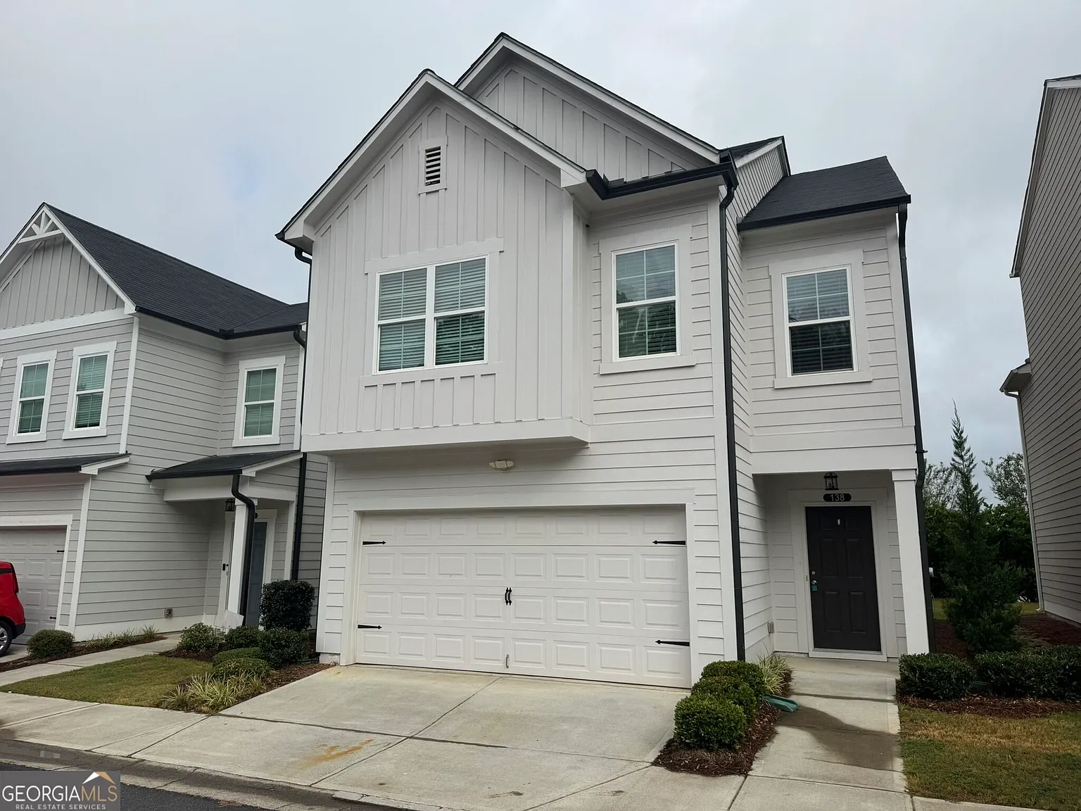 4 bed, 3.5 bath, 2572 sqft, $1,995 — Photo 2