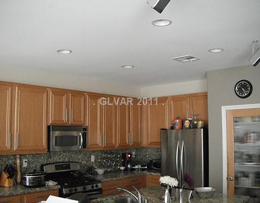 2nd image of 6831 Rolling Boulder St