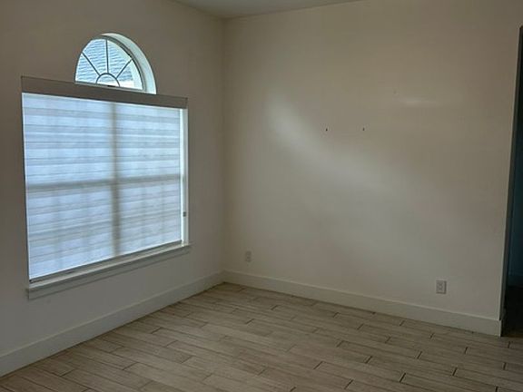 5th image of 105 Oceans Edge Dr