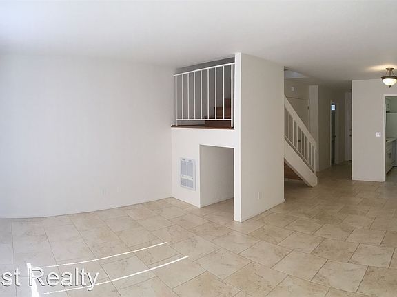 4th image of 858 Highlands Dr #5