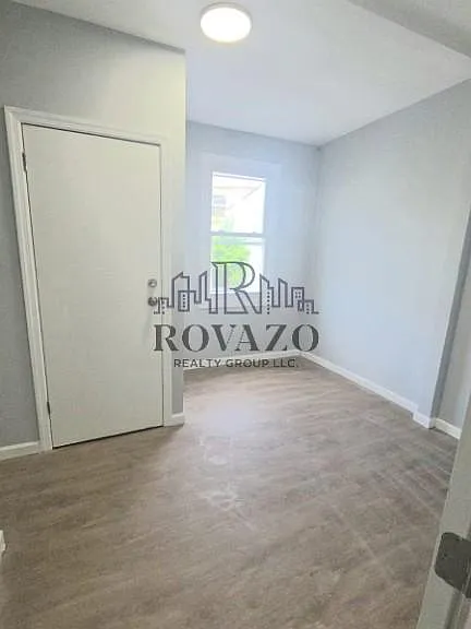 65 Hudson St #1A — Photo 5