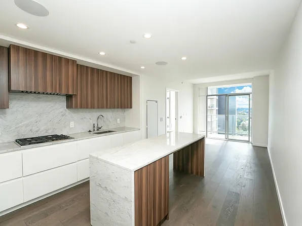 7418 Paulson St #16F, Vancouver, BC V6P 0K2
