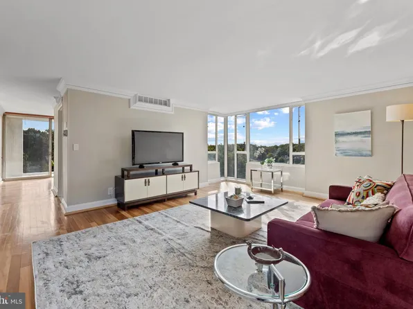 11400 Washington Plz W APT 1003, Reston, VA 20190