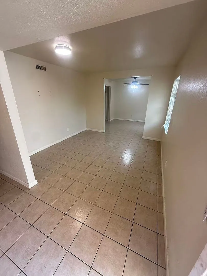 Building Photo - 1408 E Park Blvd