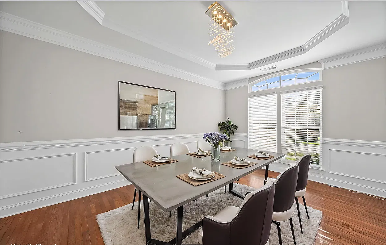 4 bed, 3.5 bath, 4750 sqft, $3,600 — Photo 4