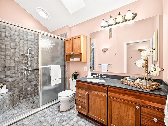 5th image of 7 Cassandra Cir