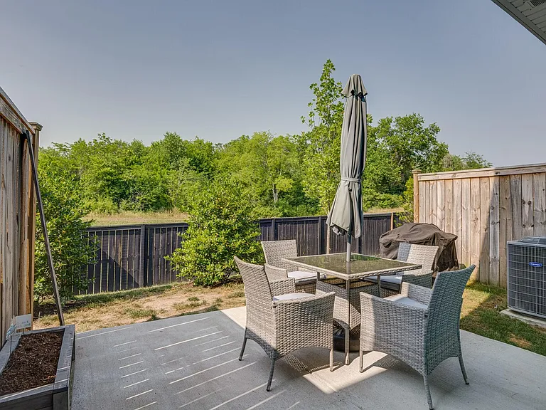 248 Mansfield Dr — Photo 24