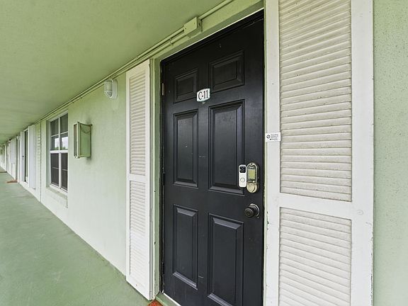 3rd image of 801 W Oakland Park Boulevard Unit C11
