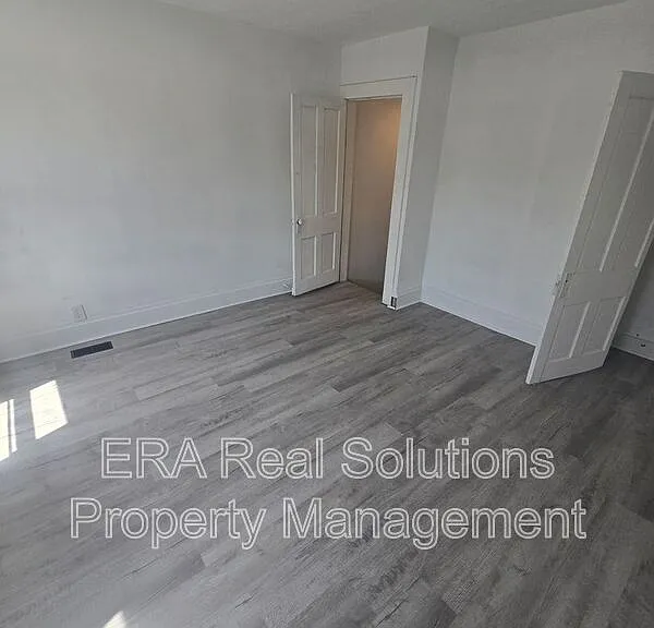 150 S Cypress Ave — Photo 24