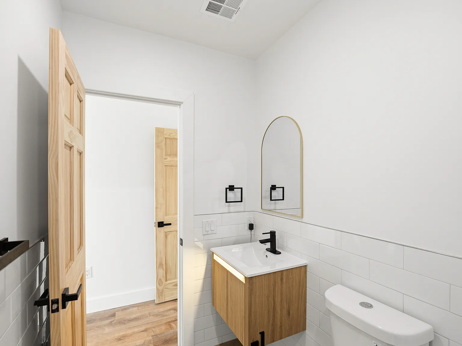 2 bed, 1300 sqft, $1,950 — Photo 1