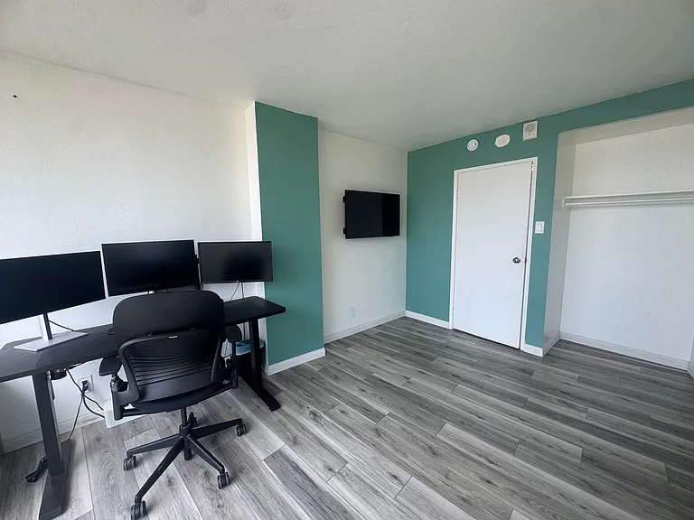 700 E Ocean Blvd #1401 — Photo 16
