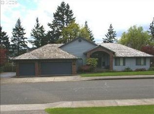 12482 SE Bluff Dr, Clackamas, OR 97015