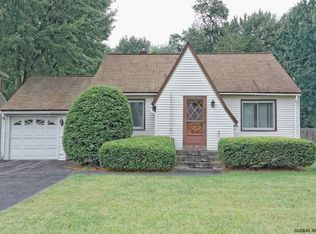 1038 Eugene Dr, Schenectady, NY 12303