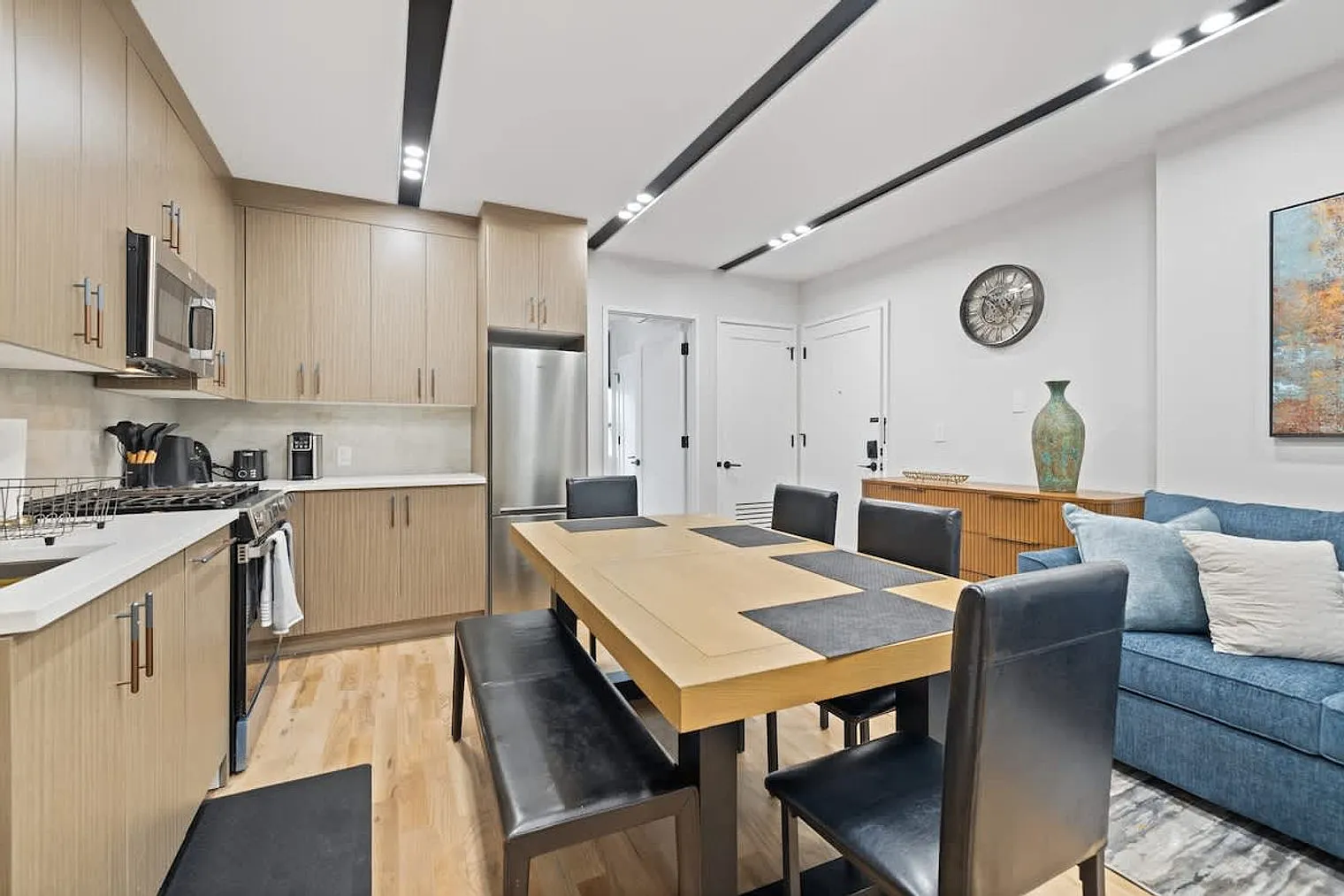 3 bed, 2.0 bath, 1496 sqft, $4,626 — Photo 3