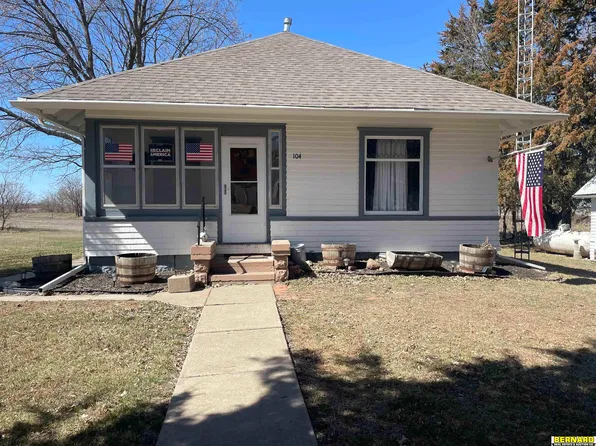 104 Clark St, Talmage, NE 68448
