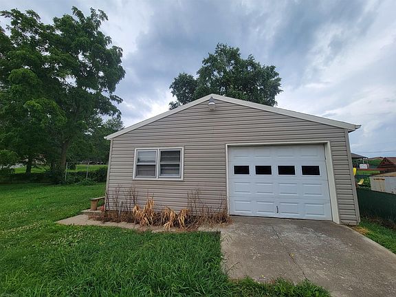 5th image of 6126 Wesley St