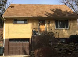 1077 Logan Rd, Bethel Park, PA 15102