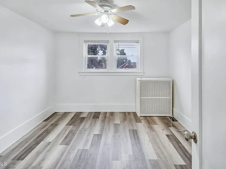1014 Washington Ave #2 — Photo 6